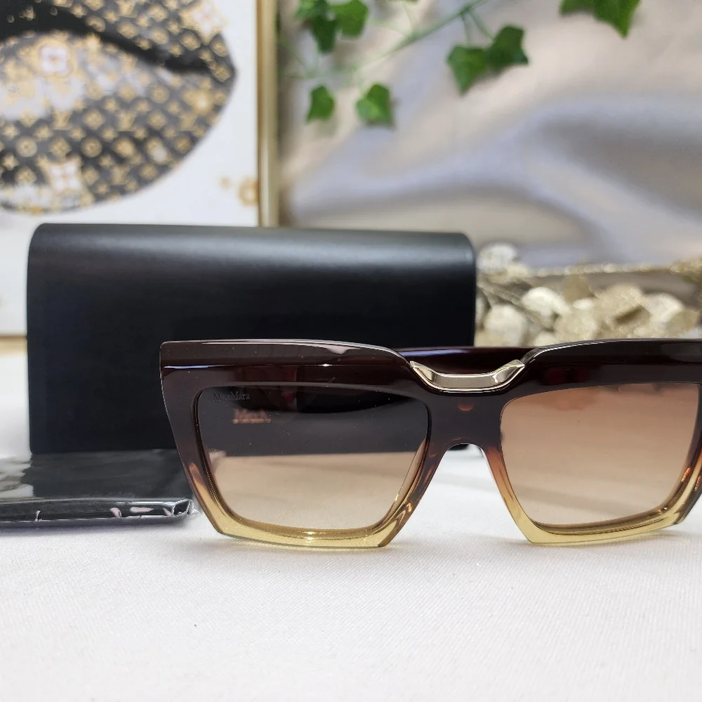 NWT MaxMara Spark-7 MM0137 W/ Carry Case And Dust Cloth
